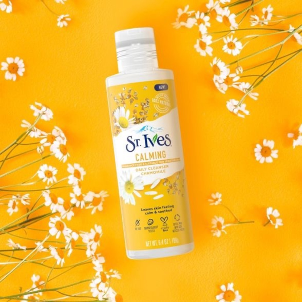 St. Ives Calming Chamomile Daily Cleanser